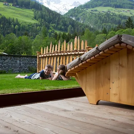 Aurina Lodges
